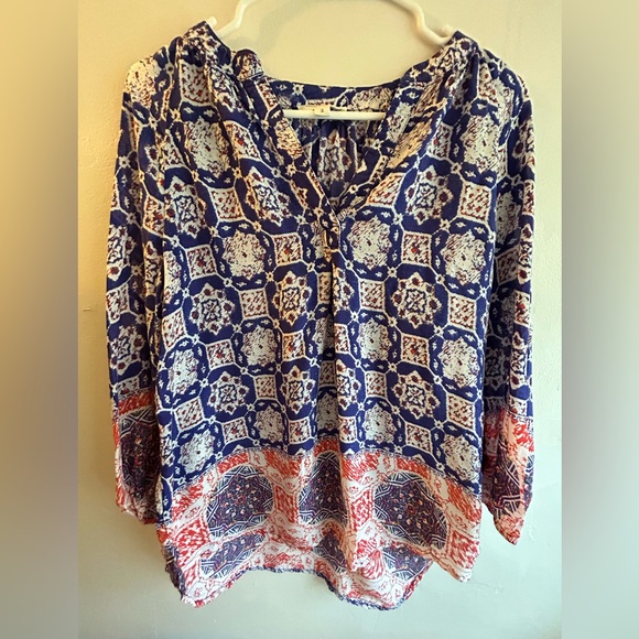 BeachLunchLounge- Quarter sleeve flowy top - Picture 3 of 3